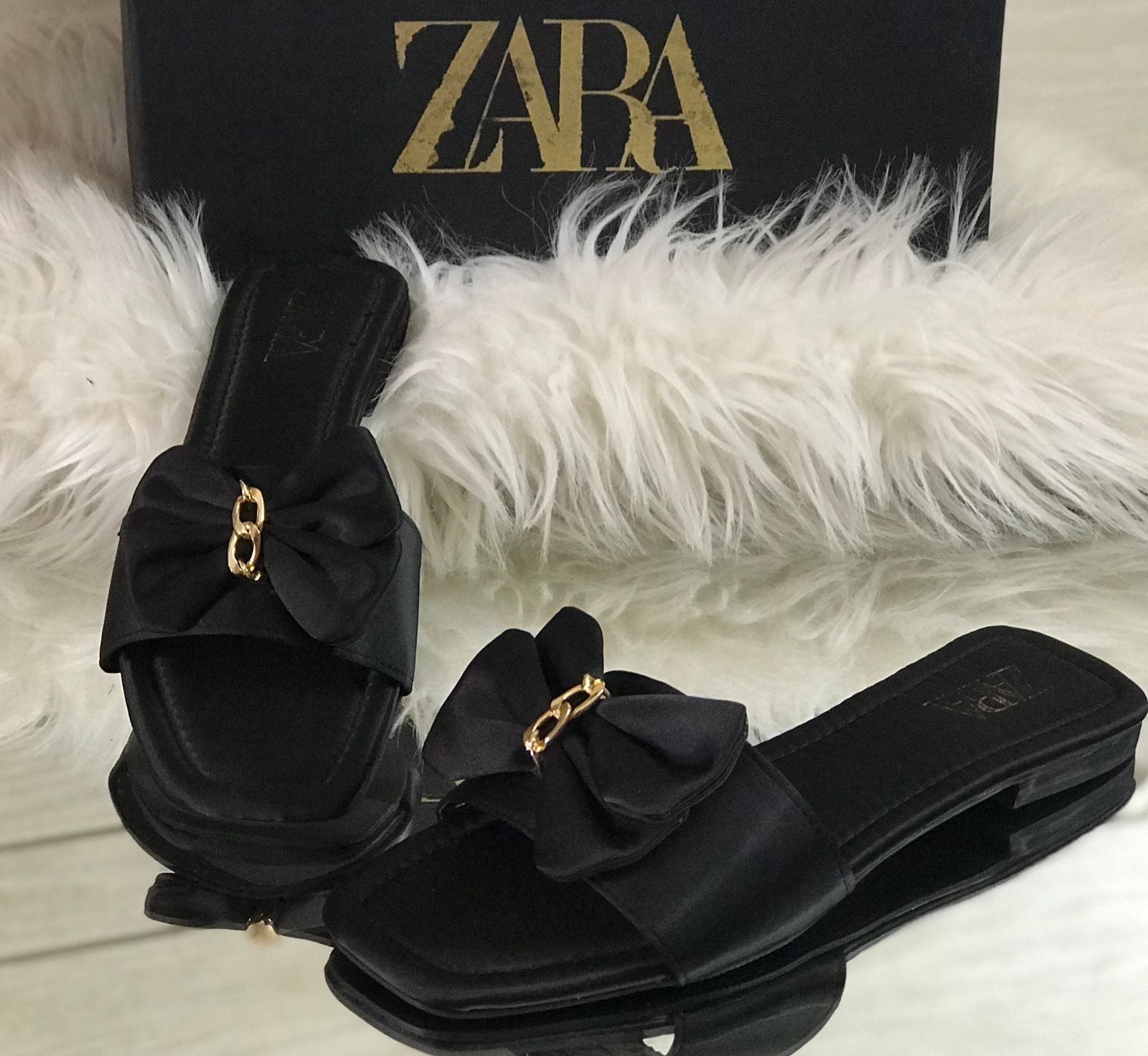 ZARA-BOW FLAT