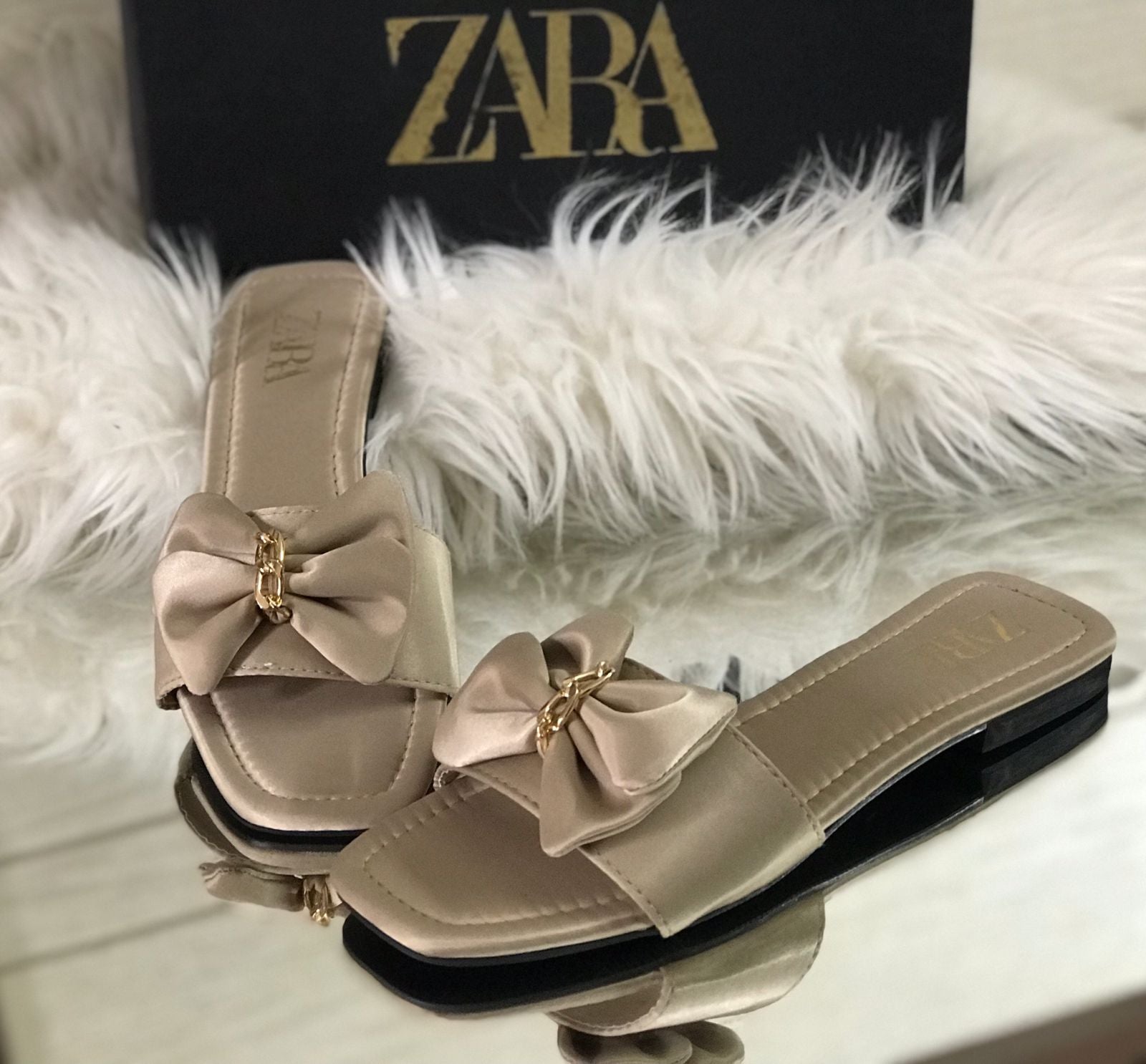 ZARA-BOW FLAT